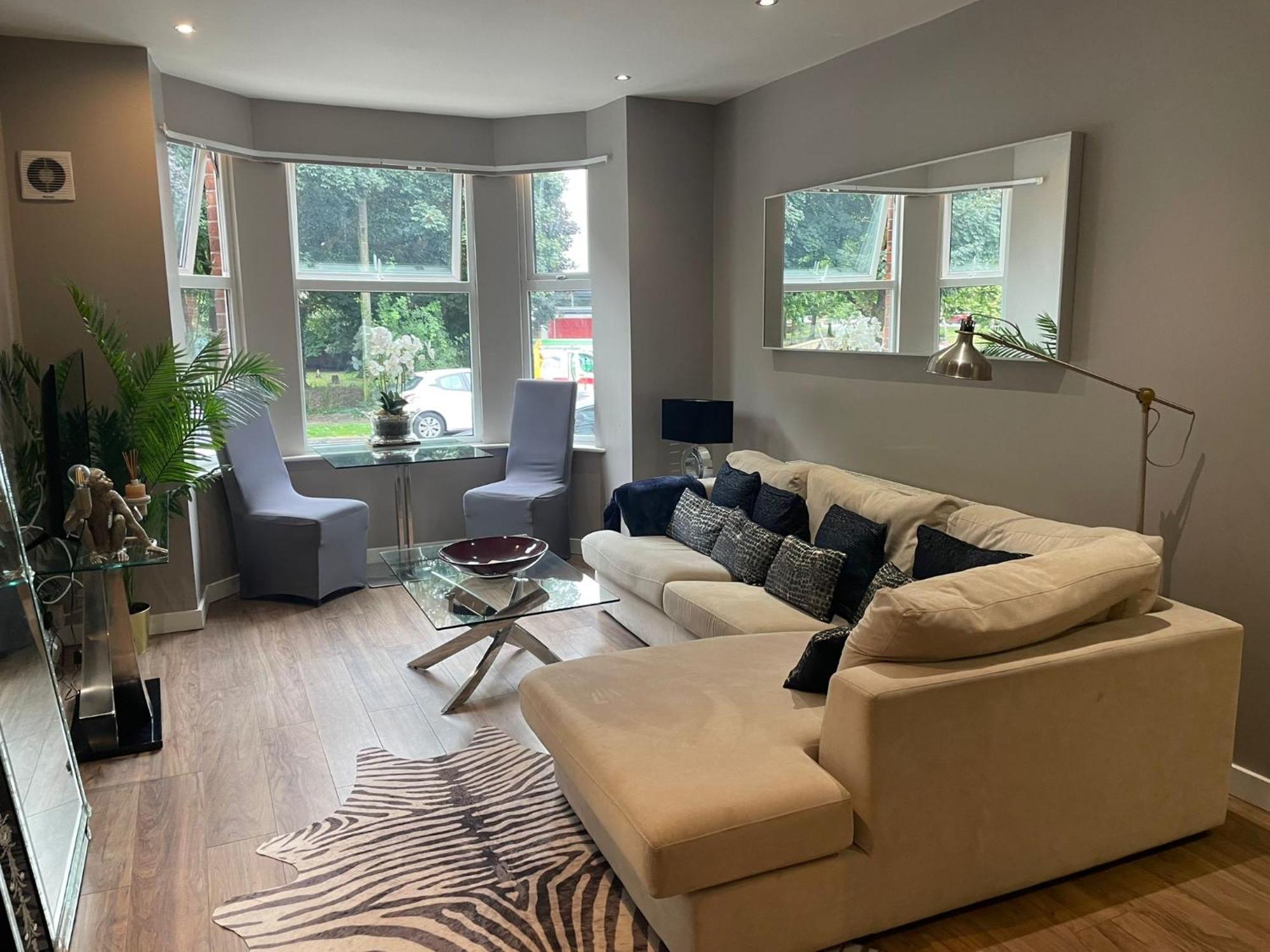 Spacious Central 2Bed Apartment Wilmslow Bagian luar foto