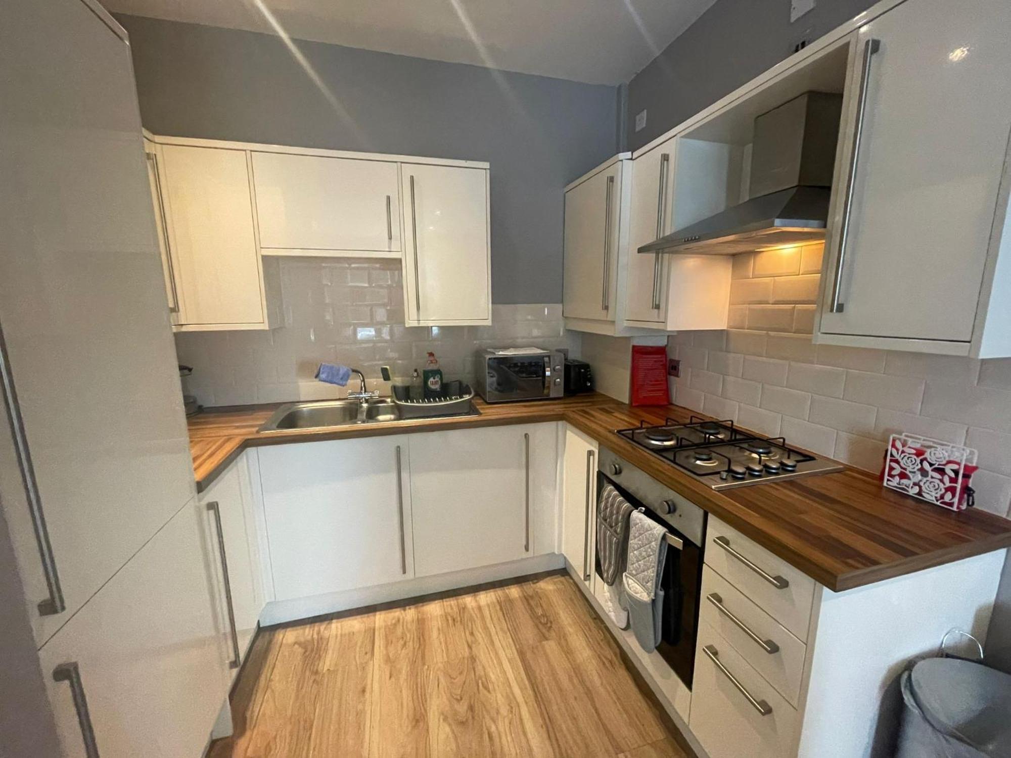 Spacious Central 2Bed Apartment Wilmslow Bagian luar foto