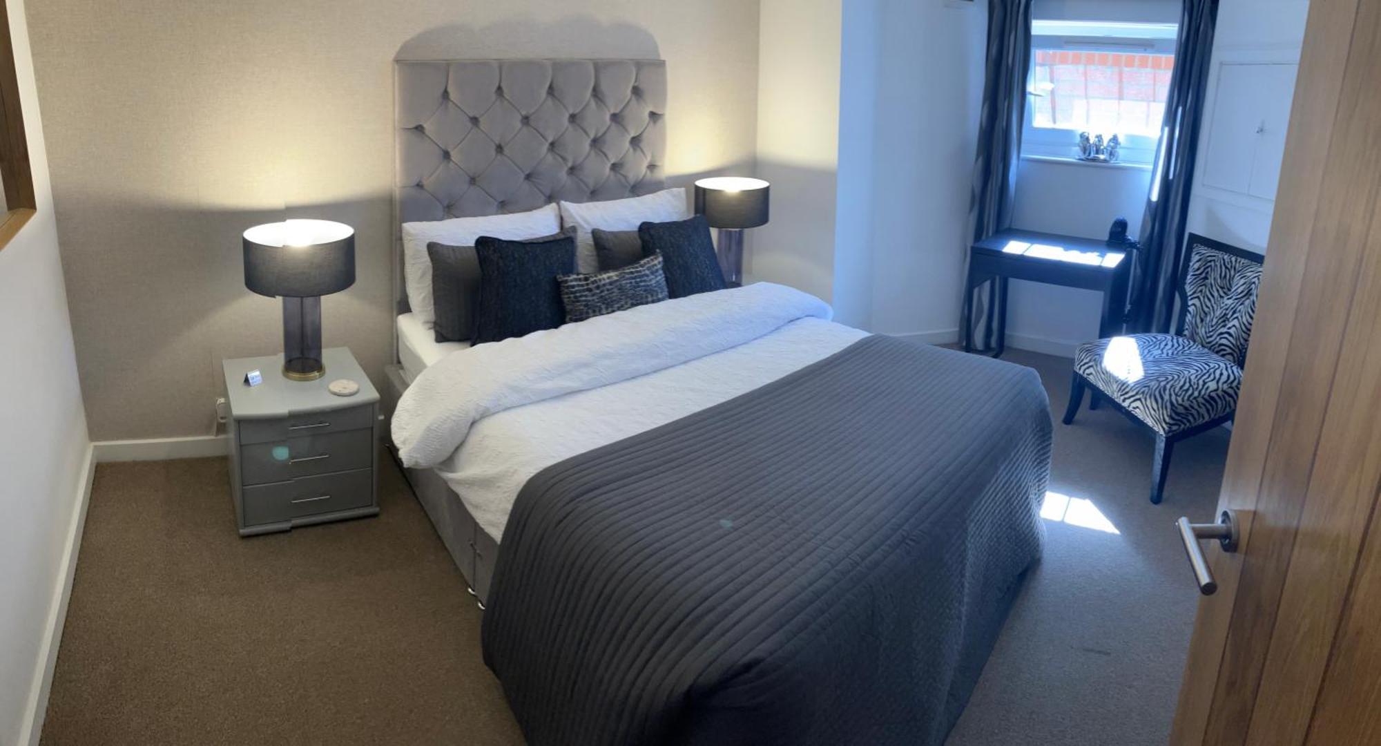 Spacious Central 2Bed Apartment Wilmslow Bagian luar foto